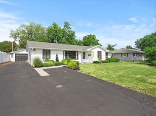 2411 Eastline Dr, Joliet, IL 60431