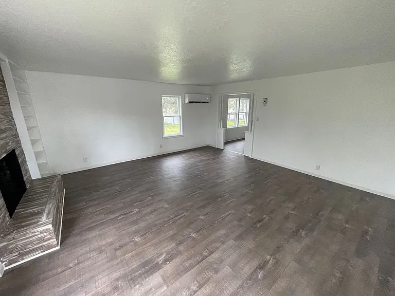 3916 Homedale Rd — Photo 3