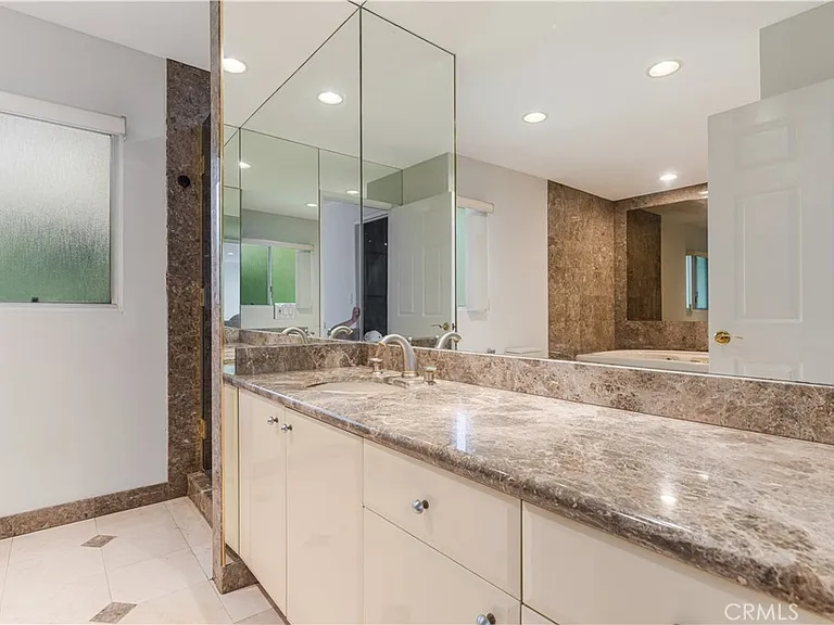 2396 Venus Dr — Photo 20