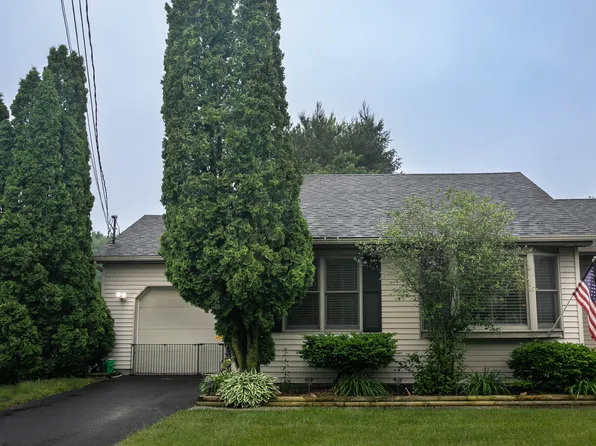 1389 W Sterns Rd, Temperance, MI 48182