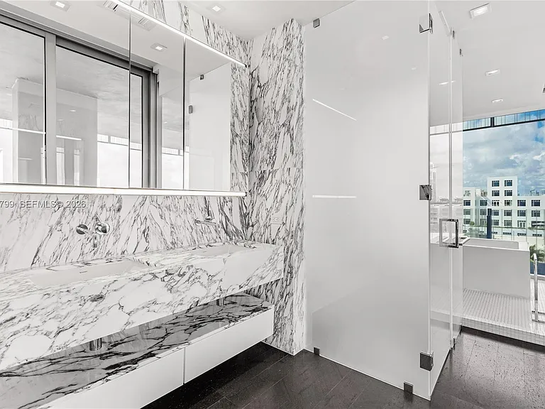 120 Ocean Dr #700 — Photo 24