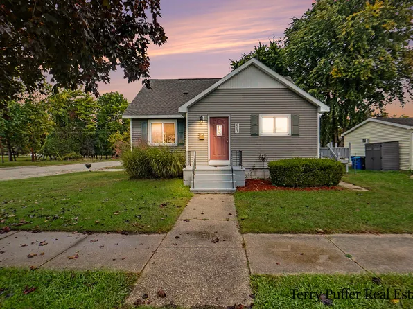 601 2nd St, Ludington, MI 49431