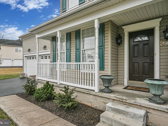 3rd image of 648 Birchleaf Dr