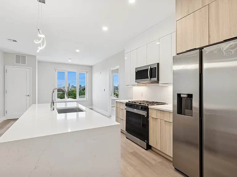 6810 Polk St — Photo 29