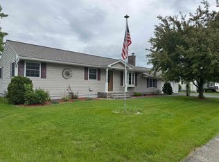 7 Circle Dr, Essex, VT 05452