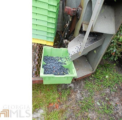 2nd image of 543 Creekside Dr