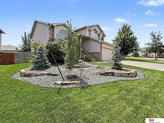 3rd image of 8701 Prairie Village Dr