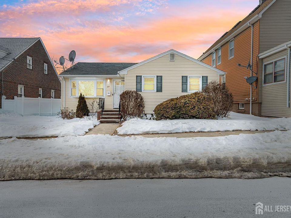 1st image of 39 Leick Ave