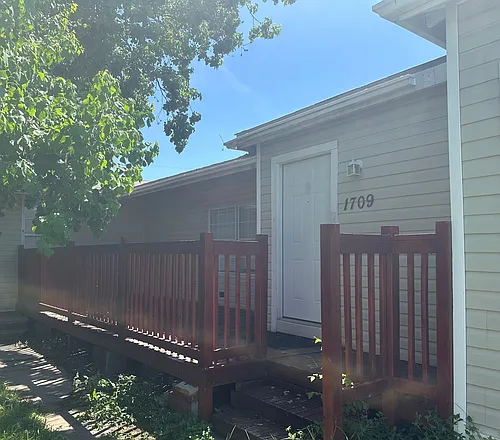 1709 W 4th St Photo 1