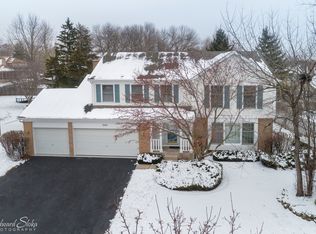 325 Stonegate Rd, Algonquin, IL 60102