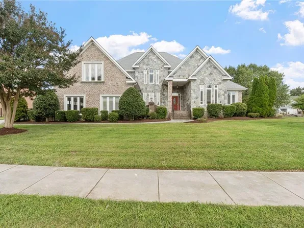 1345 Simon Dr, Chesapeake, VA 23320