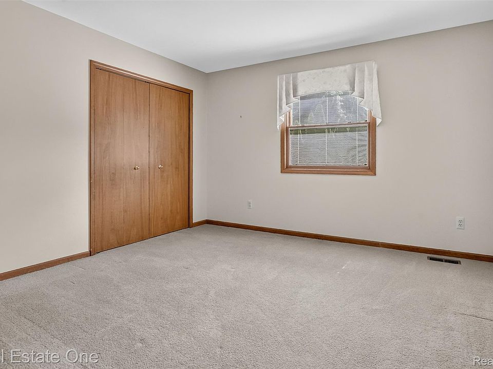 871 Stanford Ct, photo 25