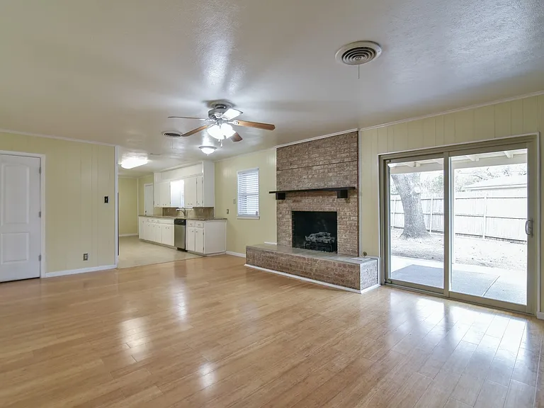 7233 Overhill Rd — Photo 13