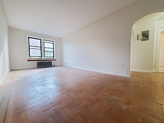 1st image of 4141 46th St APT 4S