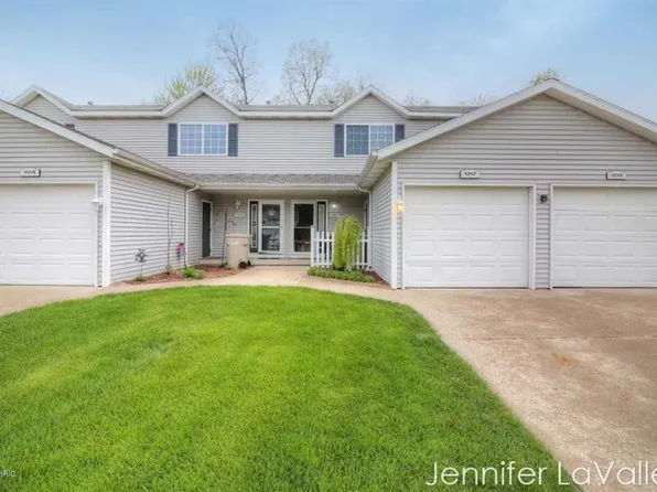 4047 Woodrush Ln NW, Comstock Park, MI 49321