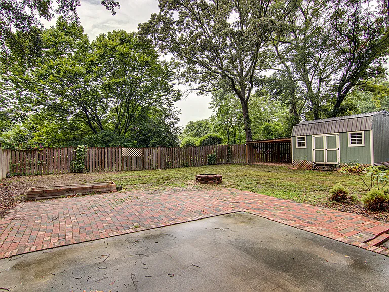 2315 Treetop Ln — Photo 36