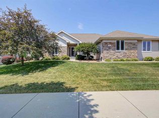 503 S Meadowbrook Ln, Waunakee, WI 53597