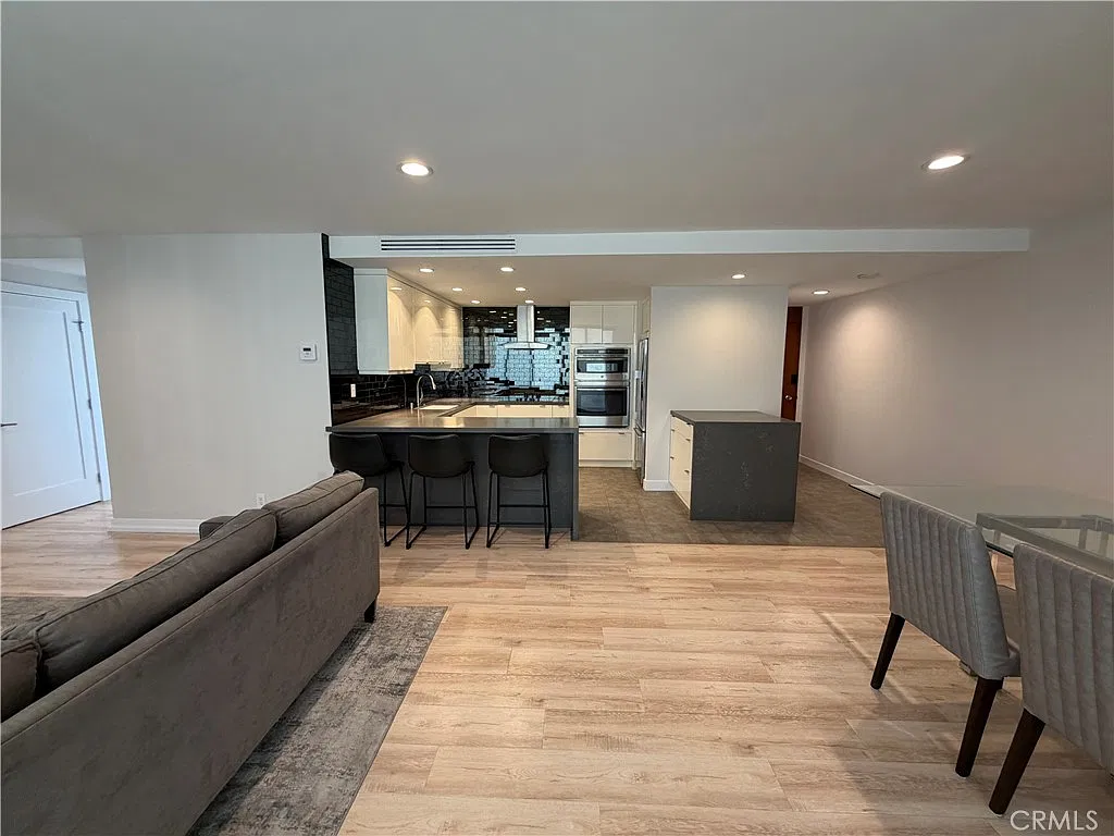2170 Century Park E — Photo 3