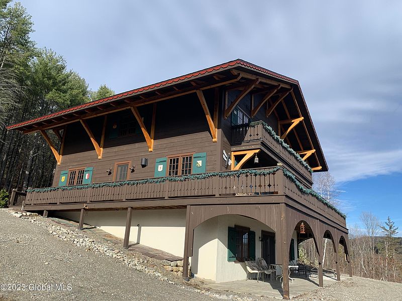 2nd image of 110 Vineyard Road