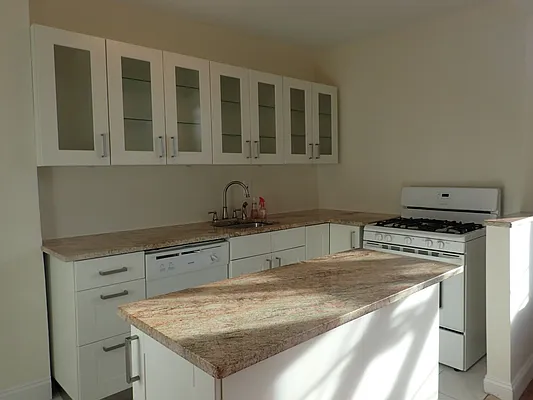 Rented by Brooklyn Heights Real Estate Inc | media 35