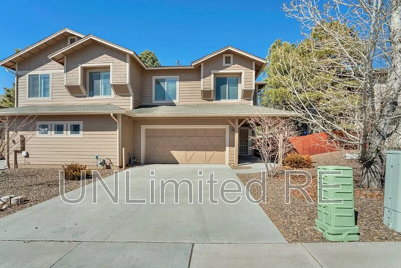 Building Photo - 1201 N Warm Springs Trl