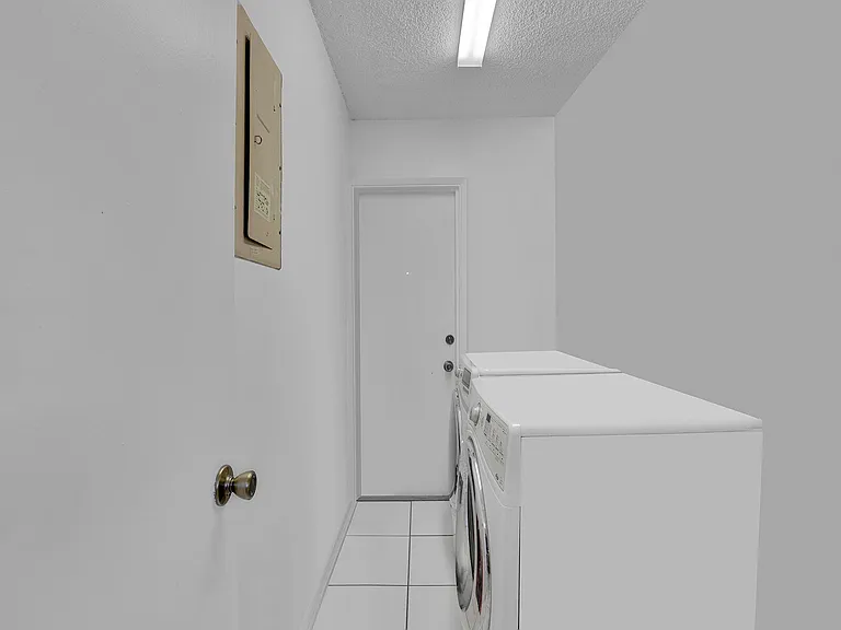 9702 NW 5th Ln #9702 — Photo 16