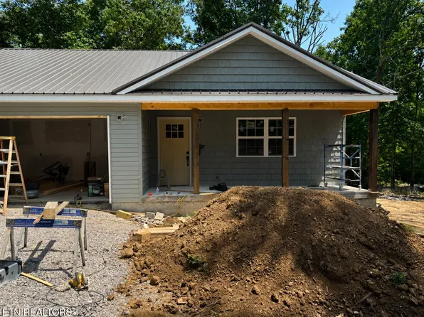 9057 Weketa Dr, Crossville, TN 38572