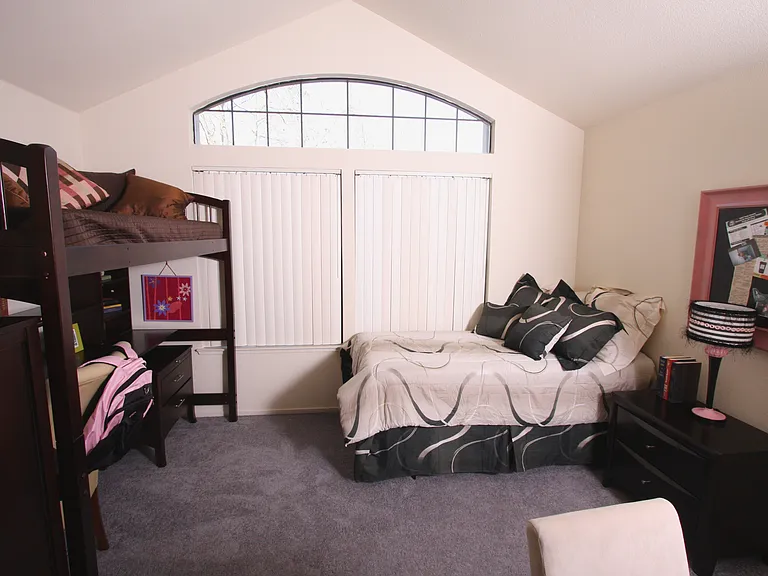 1624 Valdora St — Photo 10