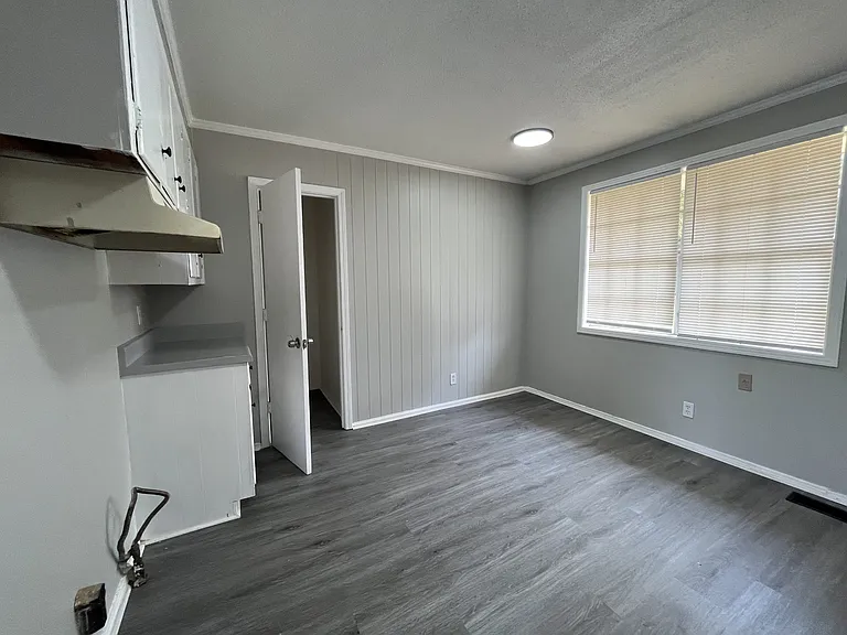 606 Austin St #1 — Photo 5