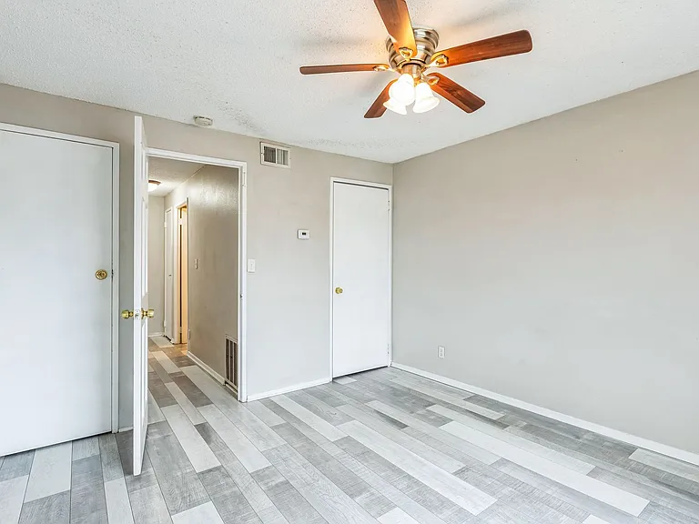 20600 Bonanza St #4 — Photo 9