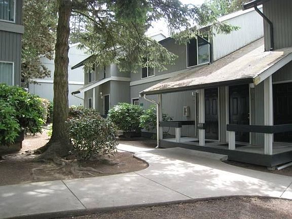 5th image of 4728 176th St SW APT P2