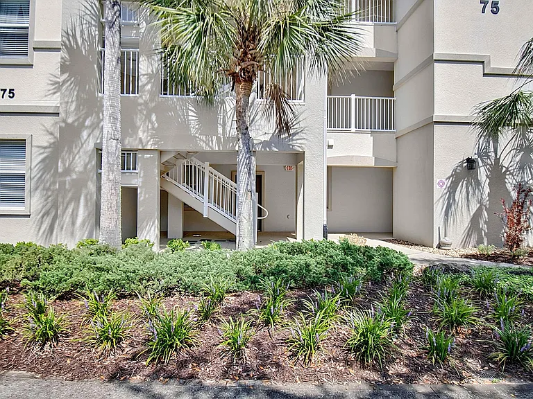75 Riverview Bnd S #1614 — Photo 1