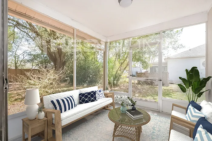 1204 Meredith Dr — Photo 13