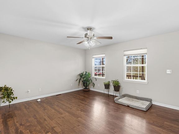 4th image of 414 Kale Ave