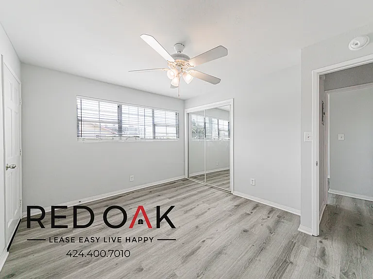 1032-1036 S Normandie Ave #1036-9 — Photo 4