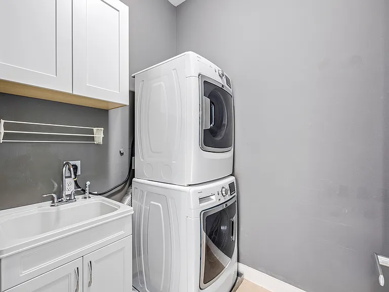 802 W Drew St — Photo 18