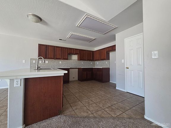 5th image of 10601 Pleasant Valley Dr