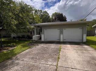 2158 E Claiborne St, Springfield, MO 65804