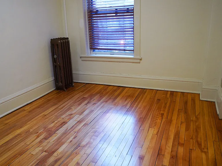 Oxford Street Apartments — Photo 37