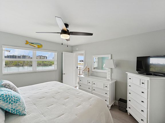 4th image of 1208 Edington Pl #204