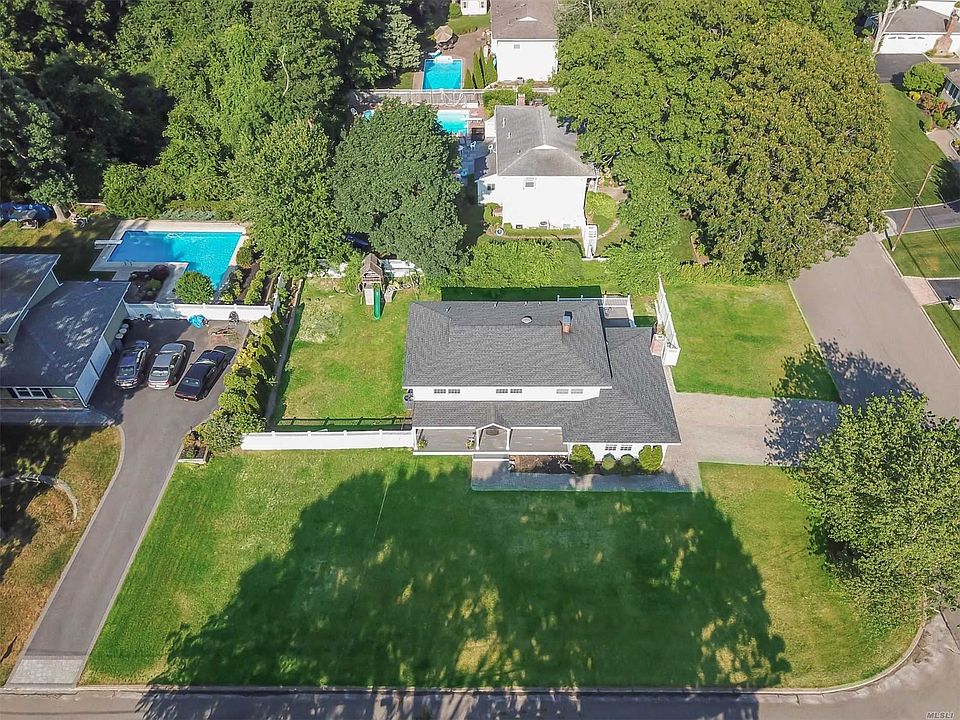 1st image of 21 Ashford Dr
