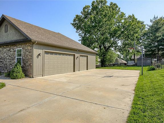 4th image of 9725 Liberty Hills Dr