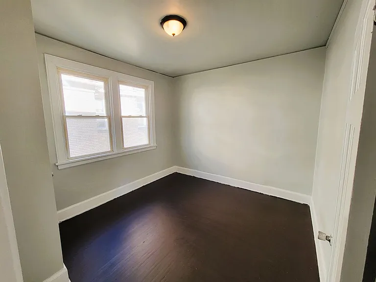 1057 Schiff ave. — Photo 8
