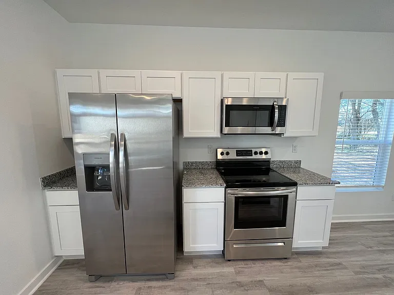 1071 Ventnor Ave — Photo 5