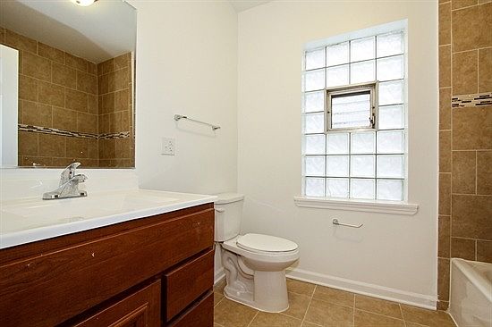 4th image of 8142 S Evans Ave