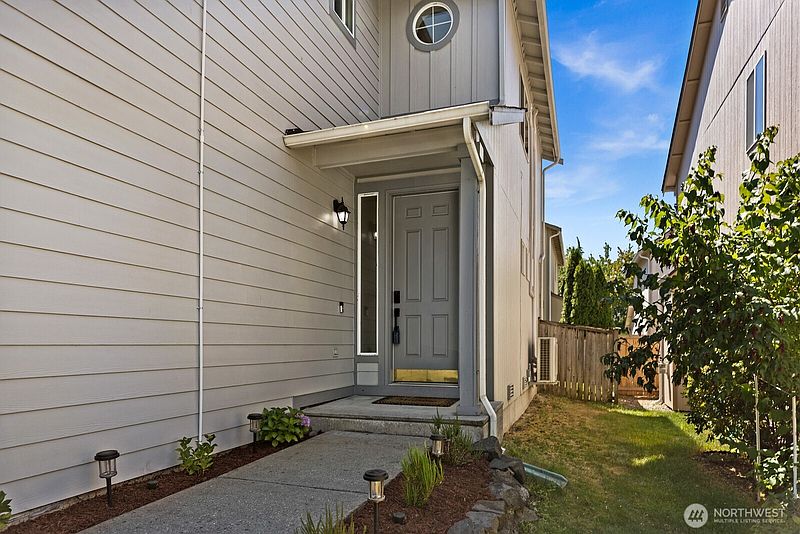 2nd image of 9814 184th Street E