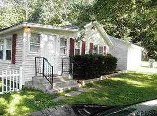 19 Lenox Rd, Nassau, NY 12123