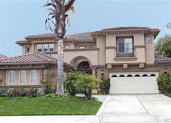 2nd image of 2562 Montecito Ave