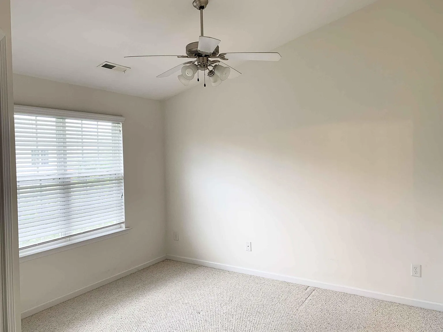2 bed, 2.5 bath, 1120 sqft, $1,650 — Photo 3