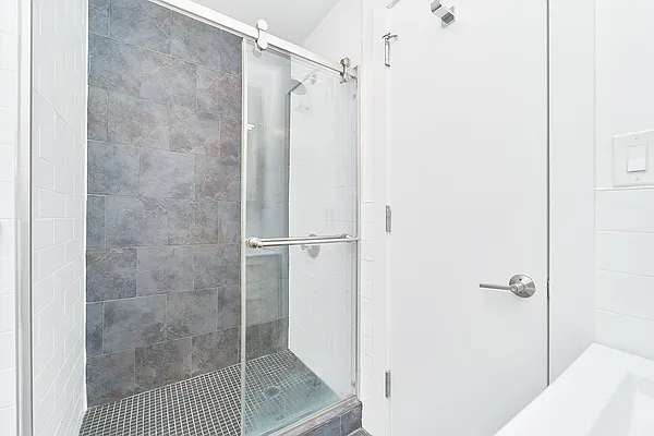 Rented by The Agency | media 12